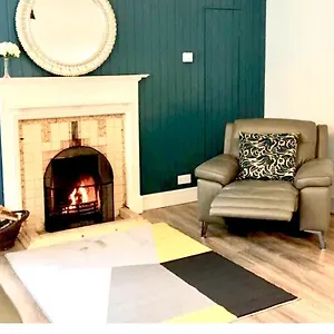 Shangri - La Spacious Family Townhouse Killarney